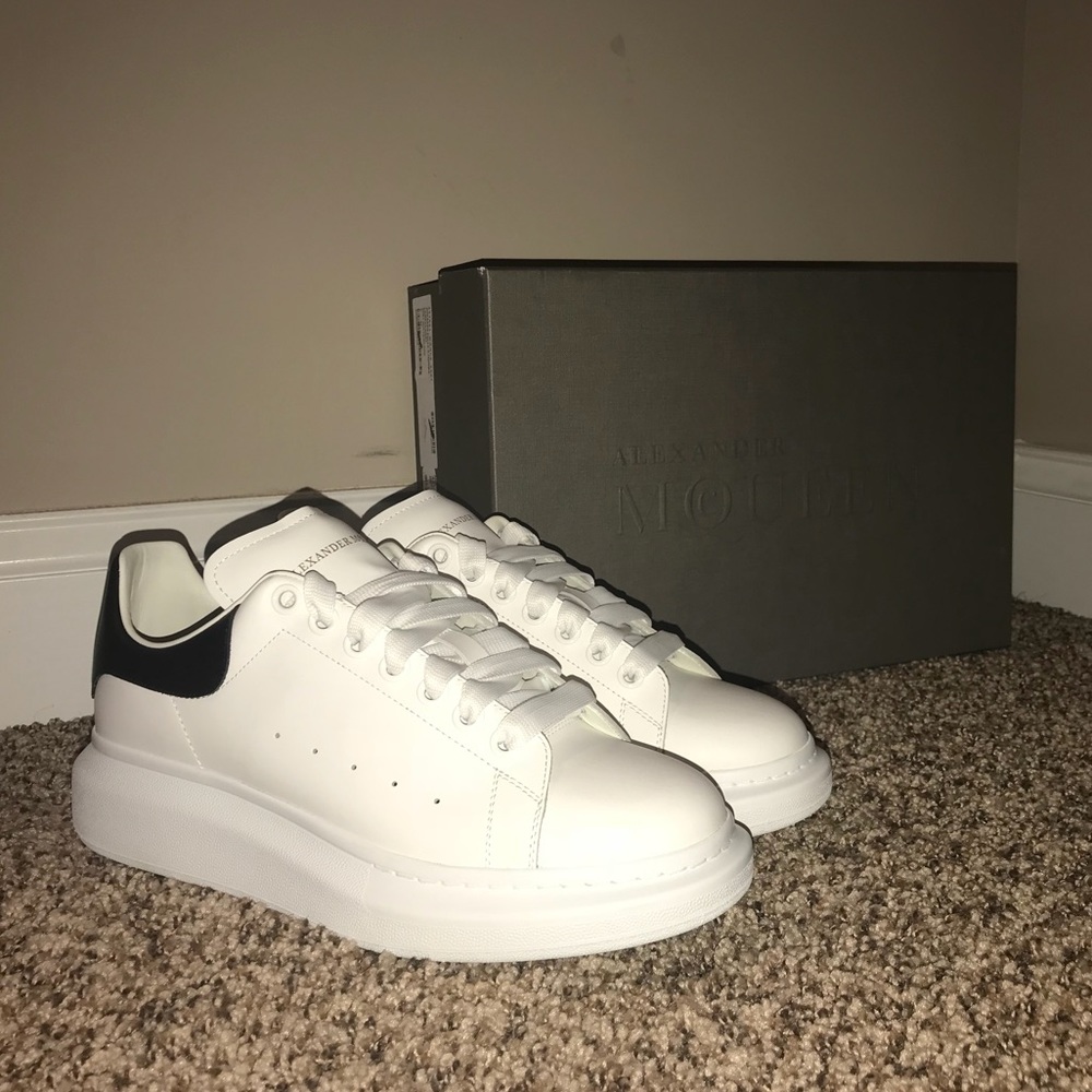 Alexander McQueen Low Top Platform Leather Sneaker